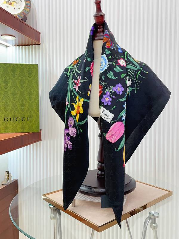 Gucci Scarf GUC00366