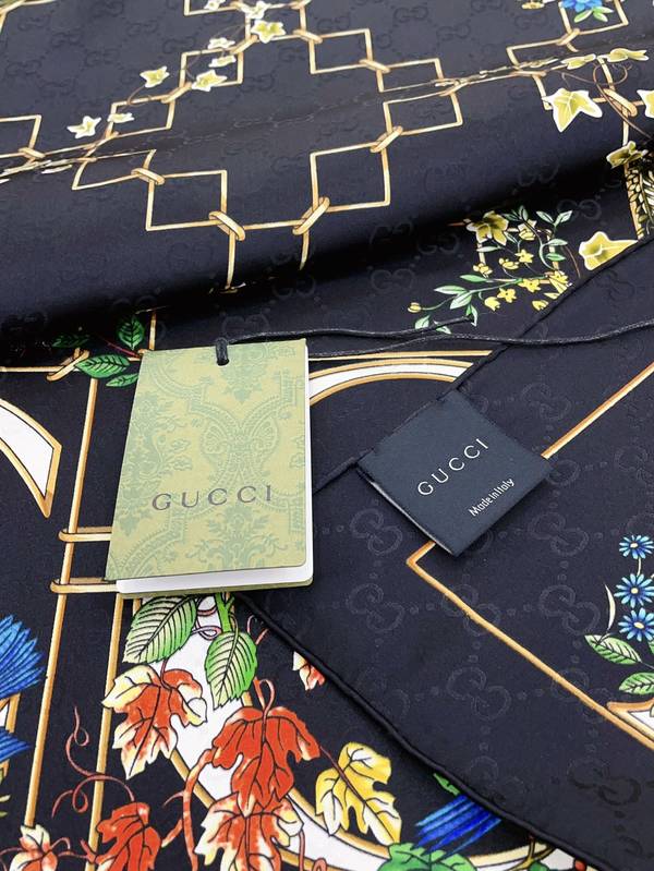 Gucci Scarf GUC00371