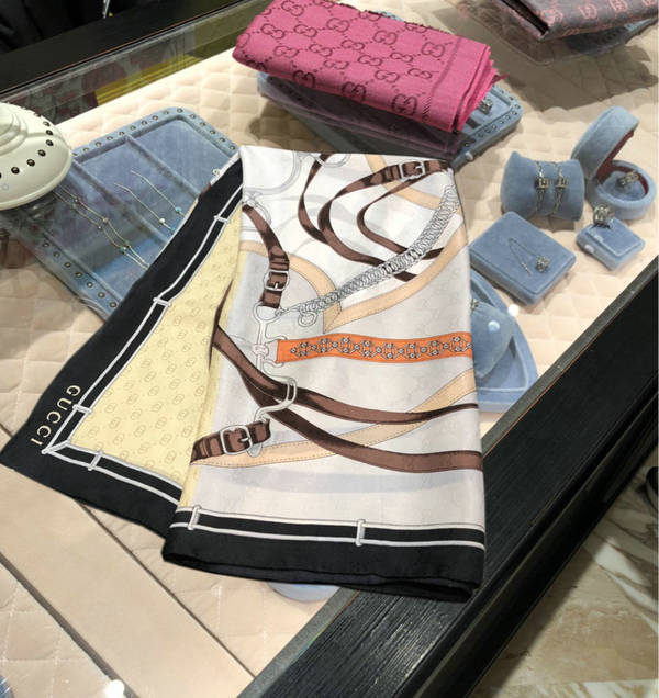 Gucci Scarf GUC00375