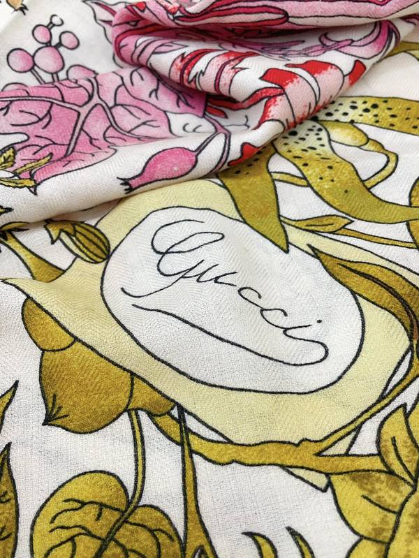 Gucci Scarf GUC00382