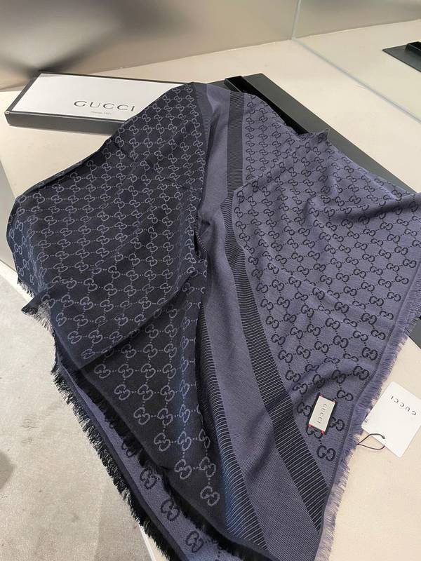 Gucci Scarf GUC00386