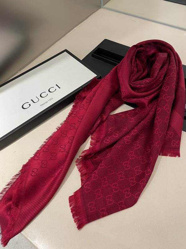 Gucci Scarf GUC00387