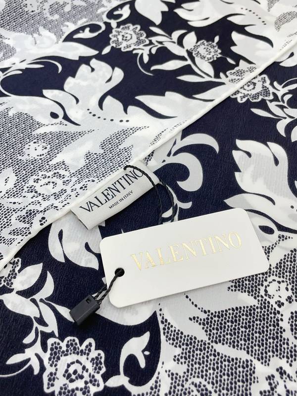 Valentino Scarf VOC00001