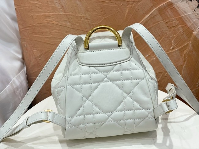 DIOR Medium Dior Caro Backpack M6302UN white