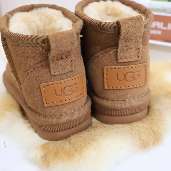 UGG Children