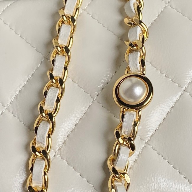 Chanel CLUTCH WITH CHAIN AP4285 white