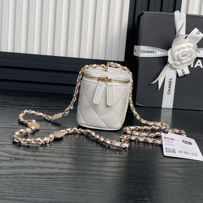 Chanel CLUTCH WITH CHAIN AP4302 whi