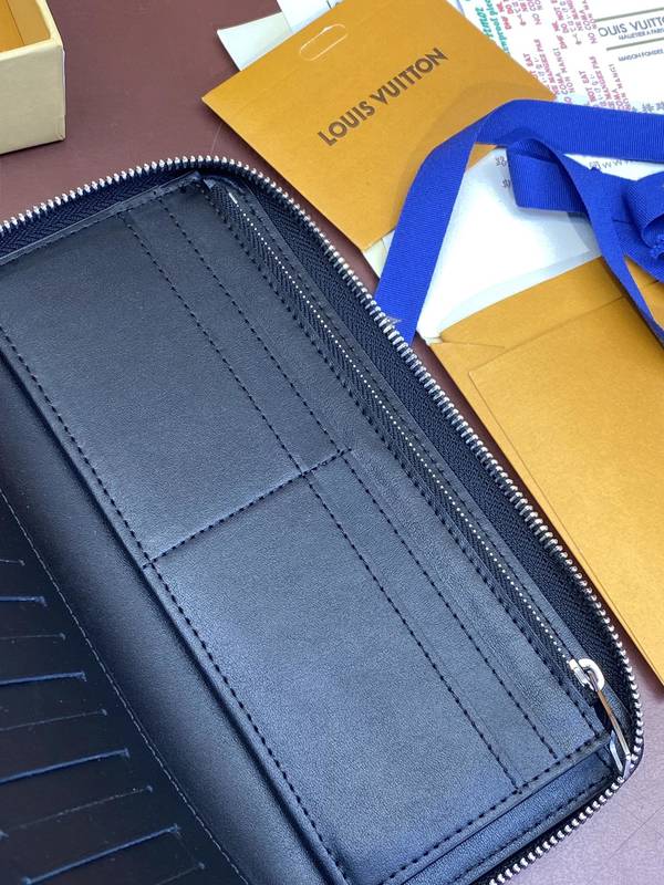 LV Wallet LVW00011