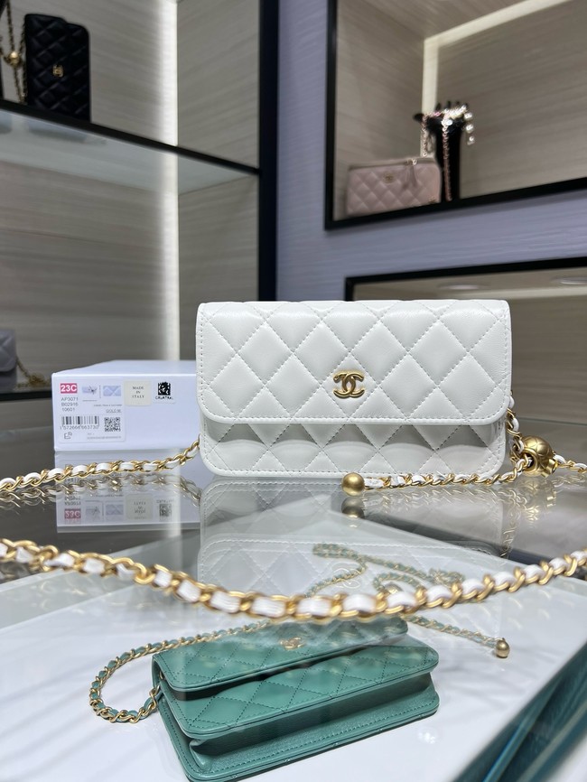 Chanel CLASSIC WALLET ON CHAIN AP3071 white