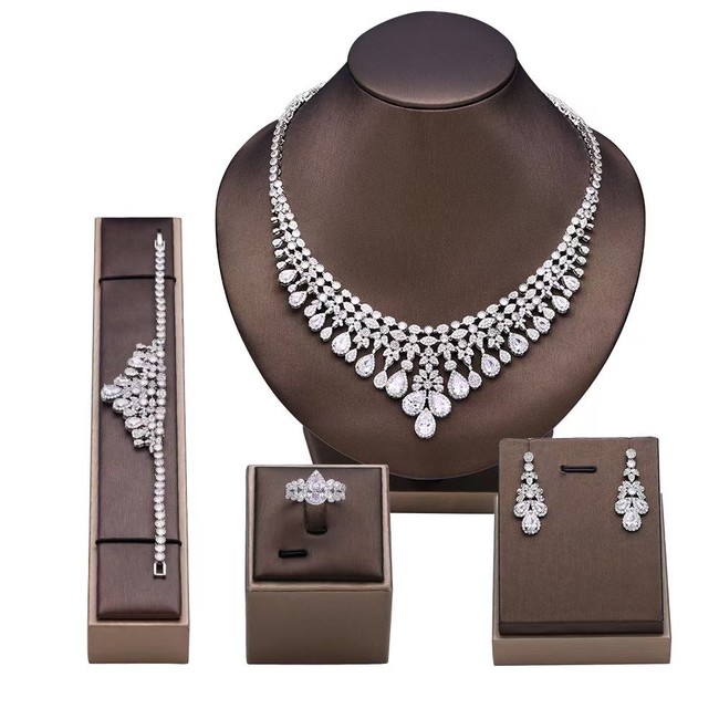 BVLGARI necklace&Earrings&ring&Bracelet CE15623