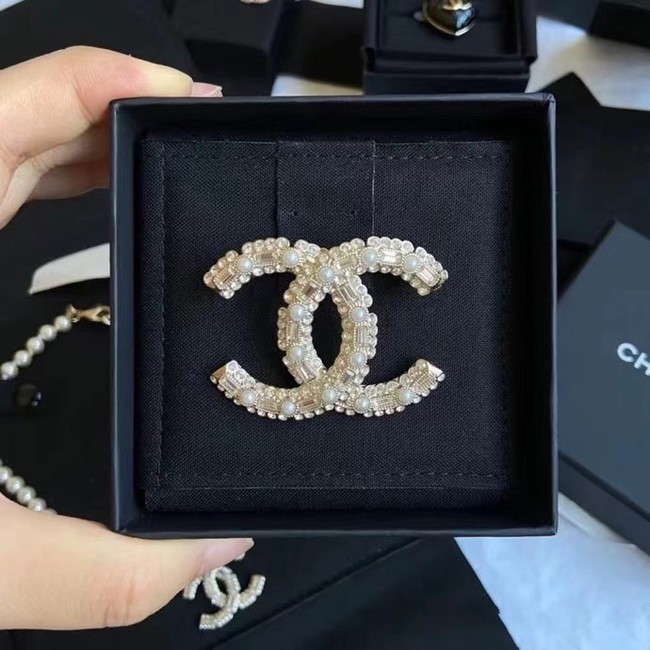 Chanel brooch CE15671