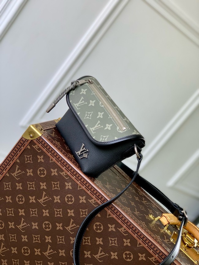 Louis Vuitton Pulse Wearable Wallet M12618