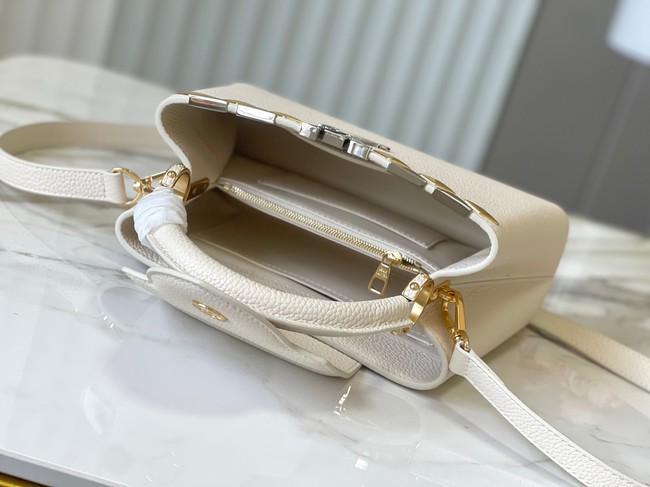 Louis Vuitton Capucines BB M48865 white