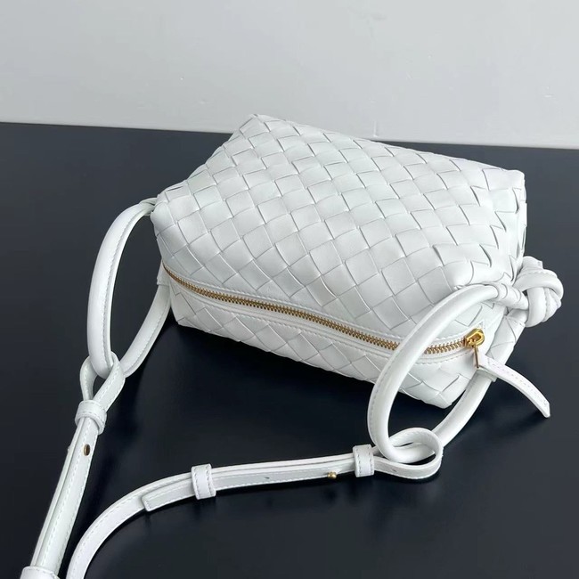 Bottega Veneta Loop Top Handle 796615 white