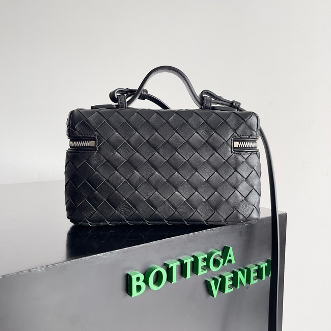 Bottega Veneta Vanity Case On Strap 789109 black&Silver