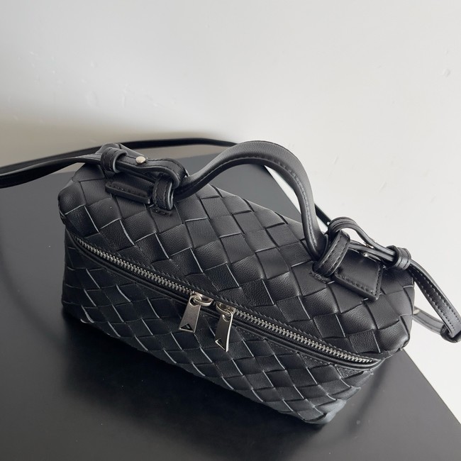 Bottega Veneta Vanity Case On Strap 789109 black&Silver