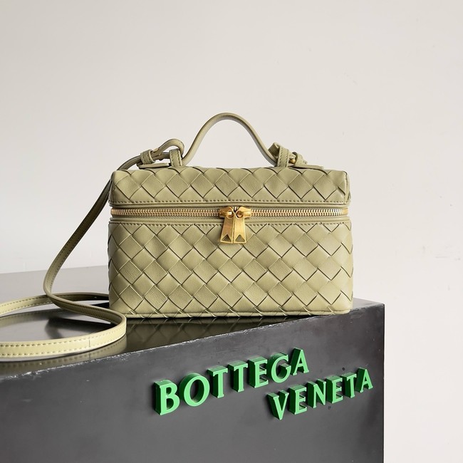 Bottega Veneta Vanity Case On Strap 789109 green