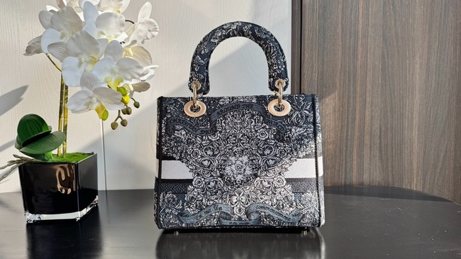 DIOR Medium atte Embroidery with Gold-Tone M0565OT-1 gray