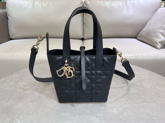 Small Dior Toujours Vertical Tote Bag black Macrocannage Calfskin M2835OSNW