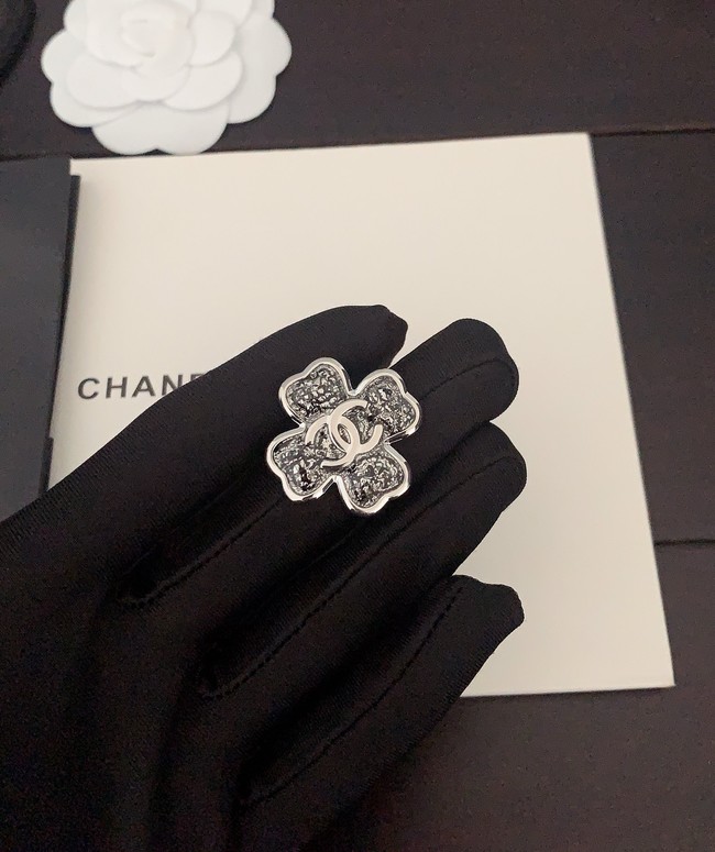 Chanel brooch CE15905