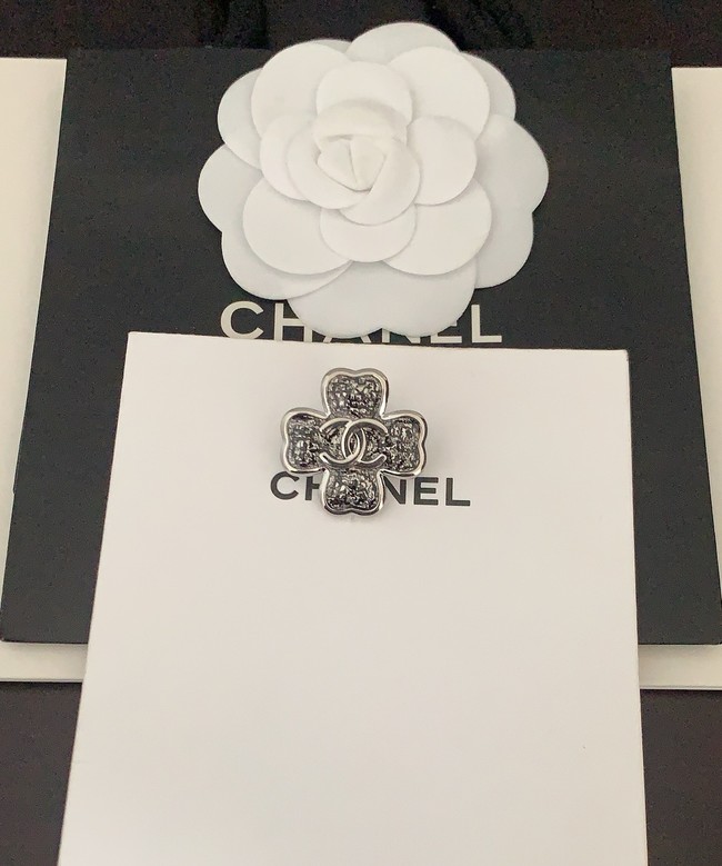 Chanel brooch CE15905