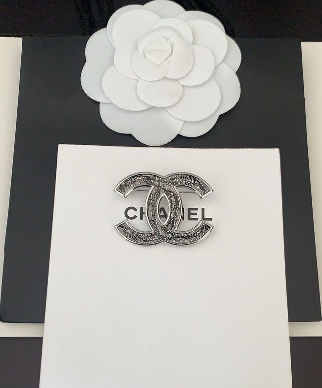 Chanel brooch CE15906