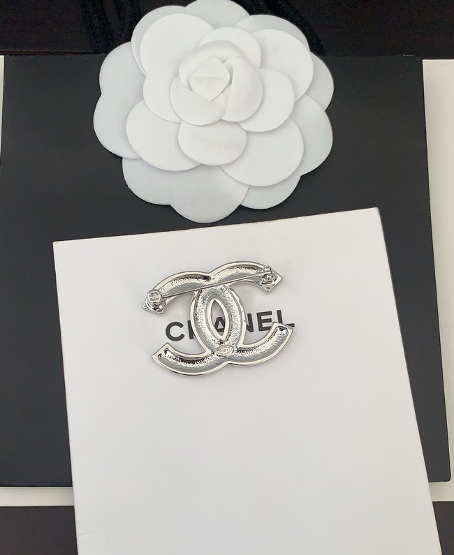 Chanel brooch CE15906