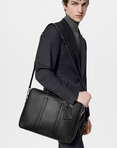 Louis Vuitton Porte-Documents Voyage PM M30925 black