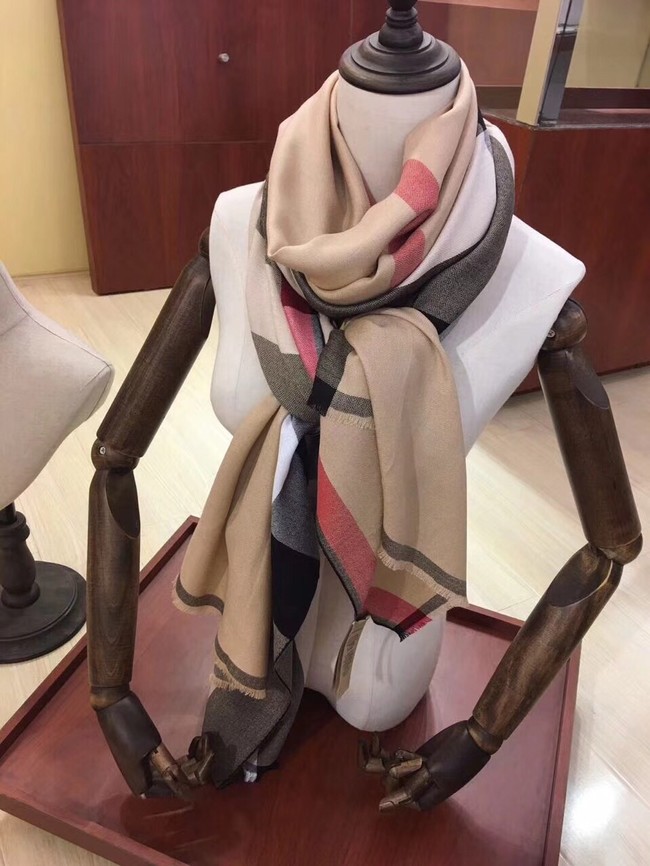 Burberry Shawl Wool Silk and Cotton KY188