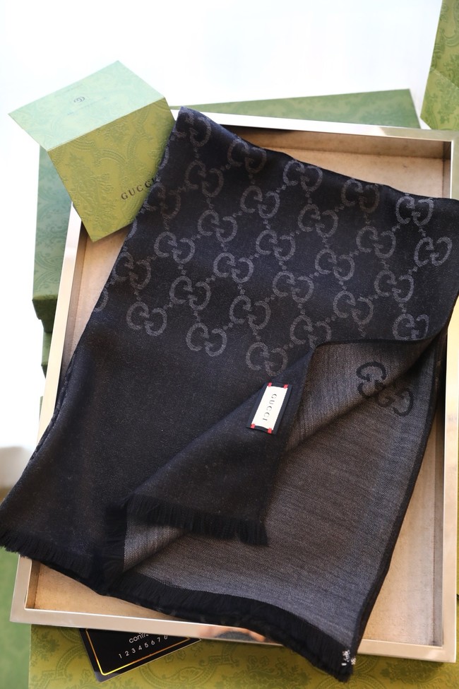 Gucci rinted GG cotton wool lame shawl 845243-1