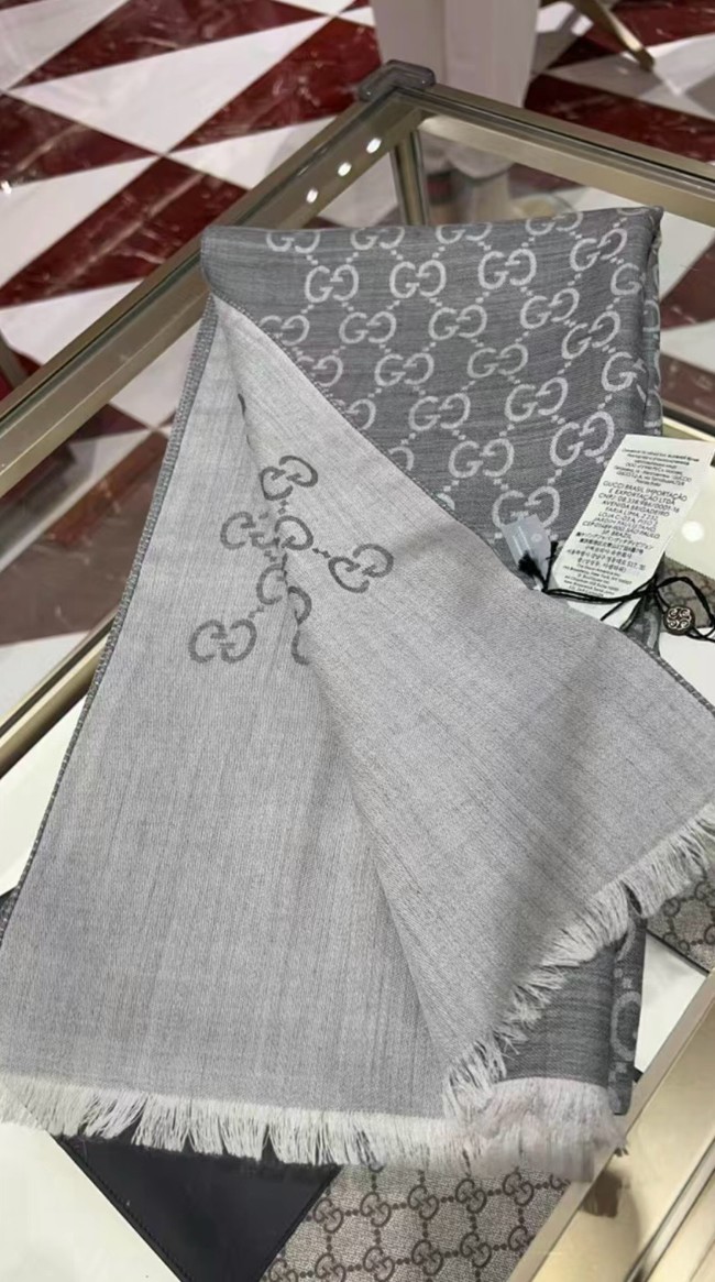Gucci rinted GG cotton wool lame shawl 845243-2