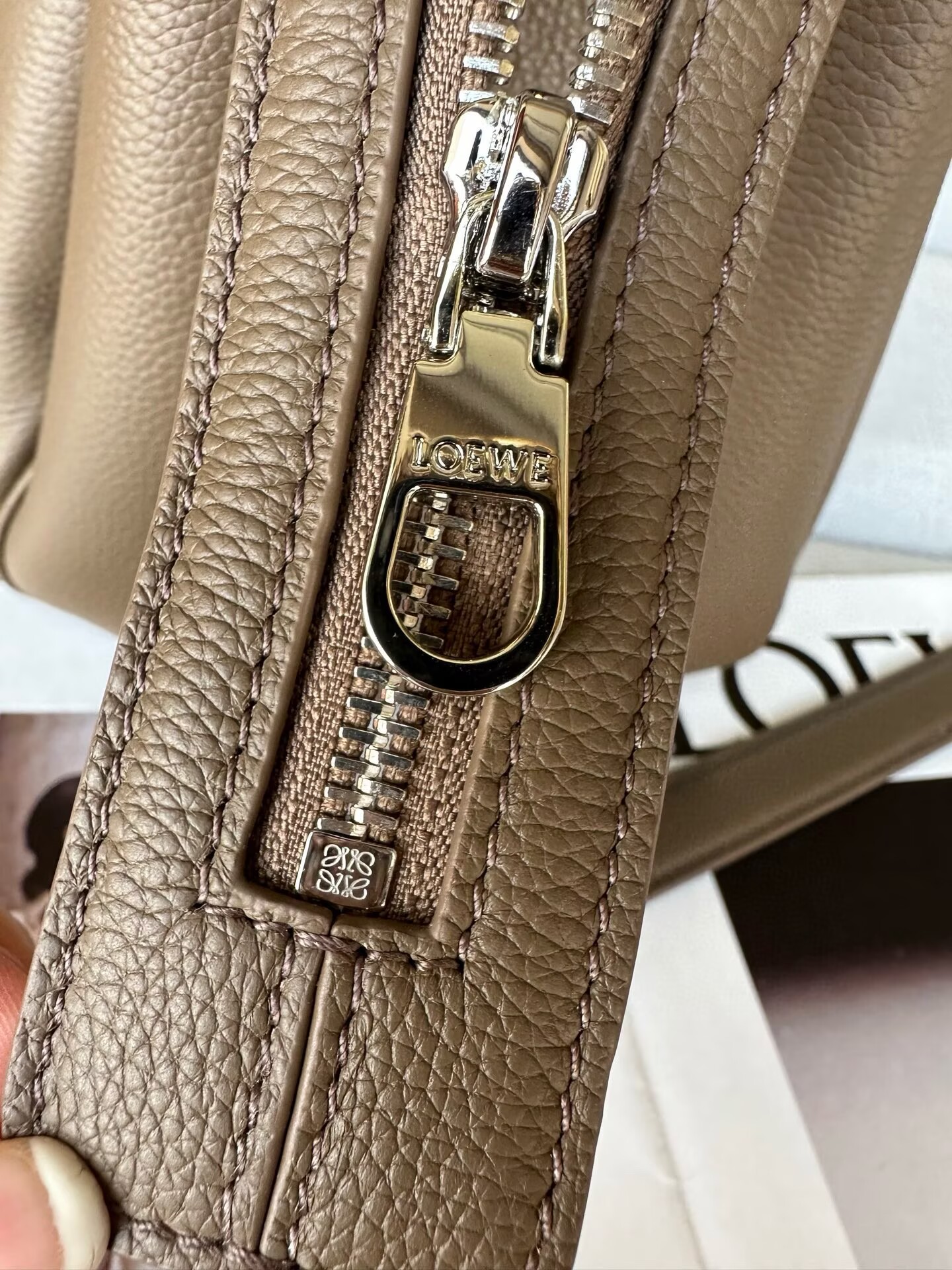 Loewe Madrid Original Leather Anagram Pebble Bag LE0255 Gray Loewe Madrid Original Leather Anagram Pebble Bag LE0255 Gray