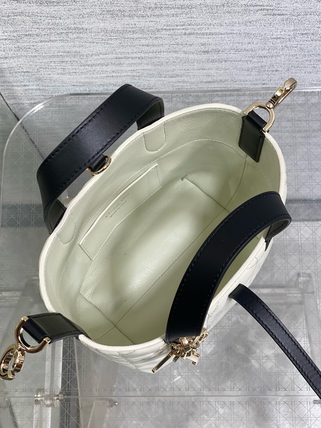 Small Dior Toujours Vertical Tote Bag Macrocannage Crinkled Calfskin M2835 white&black 