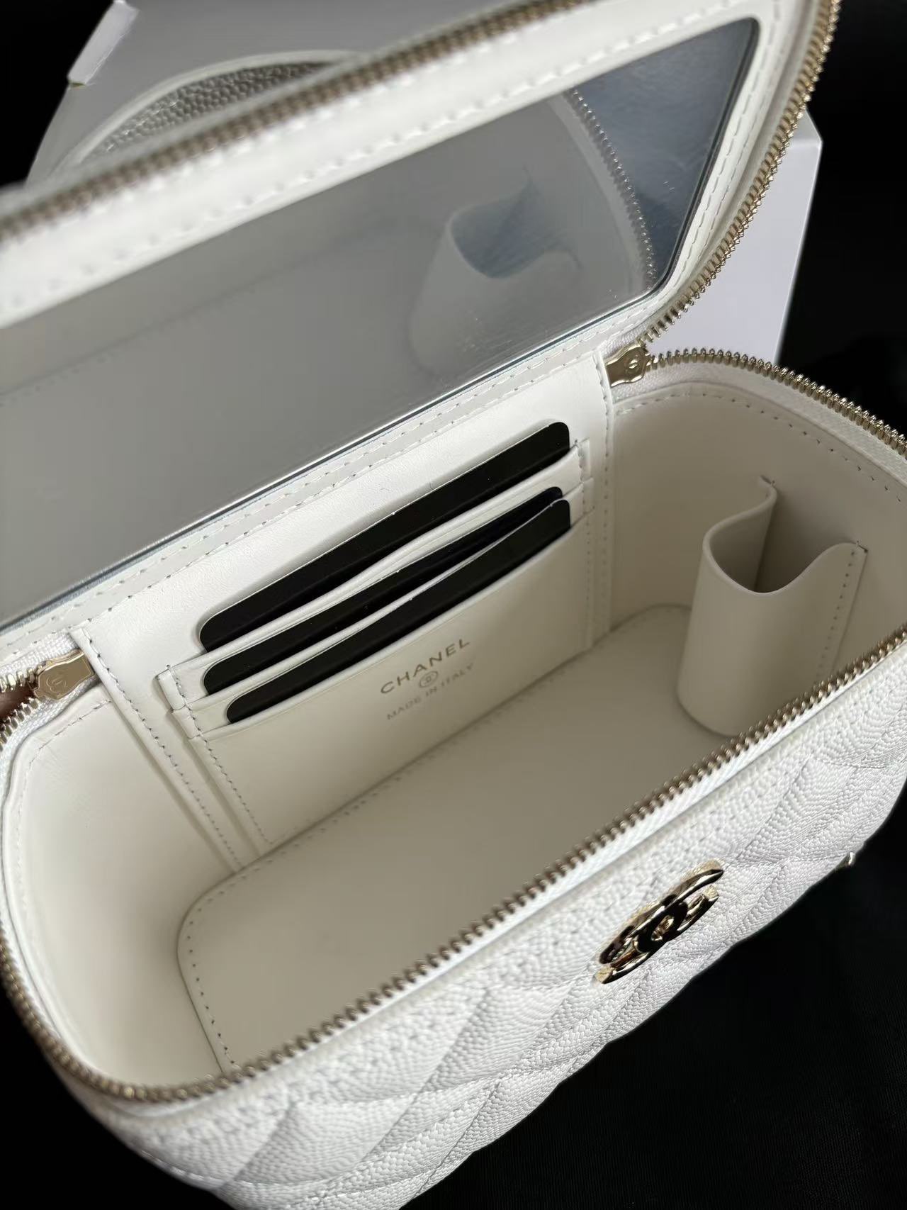 Chanel 25C Original Caviar Leather A96125 White