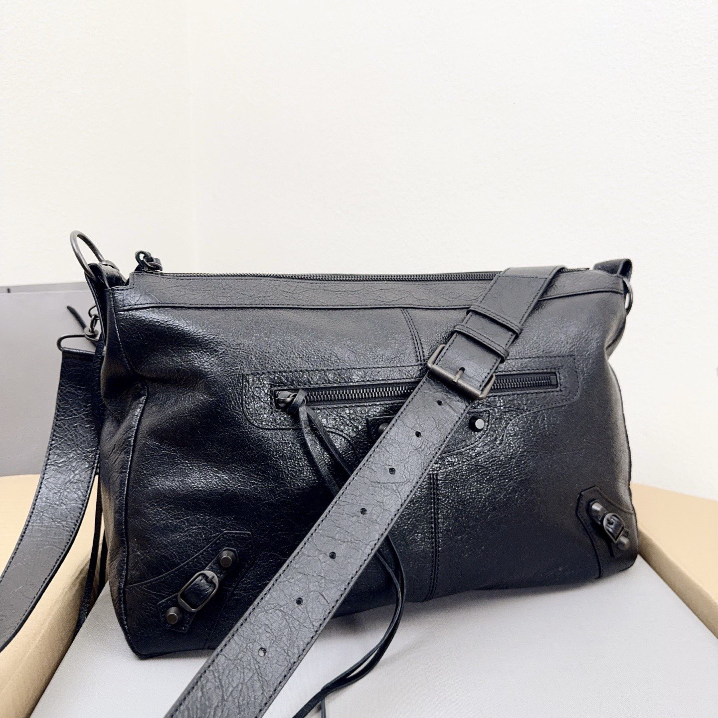 Balenciaga Original Leather Handbag 2185 Black Balenciaga Original Leather Handbag 2185 Black