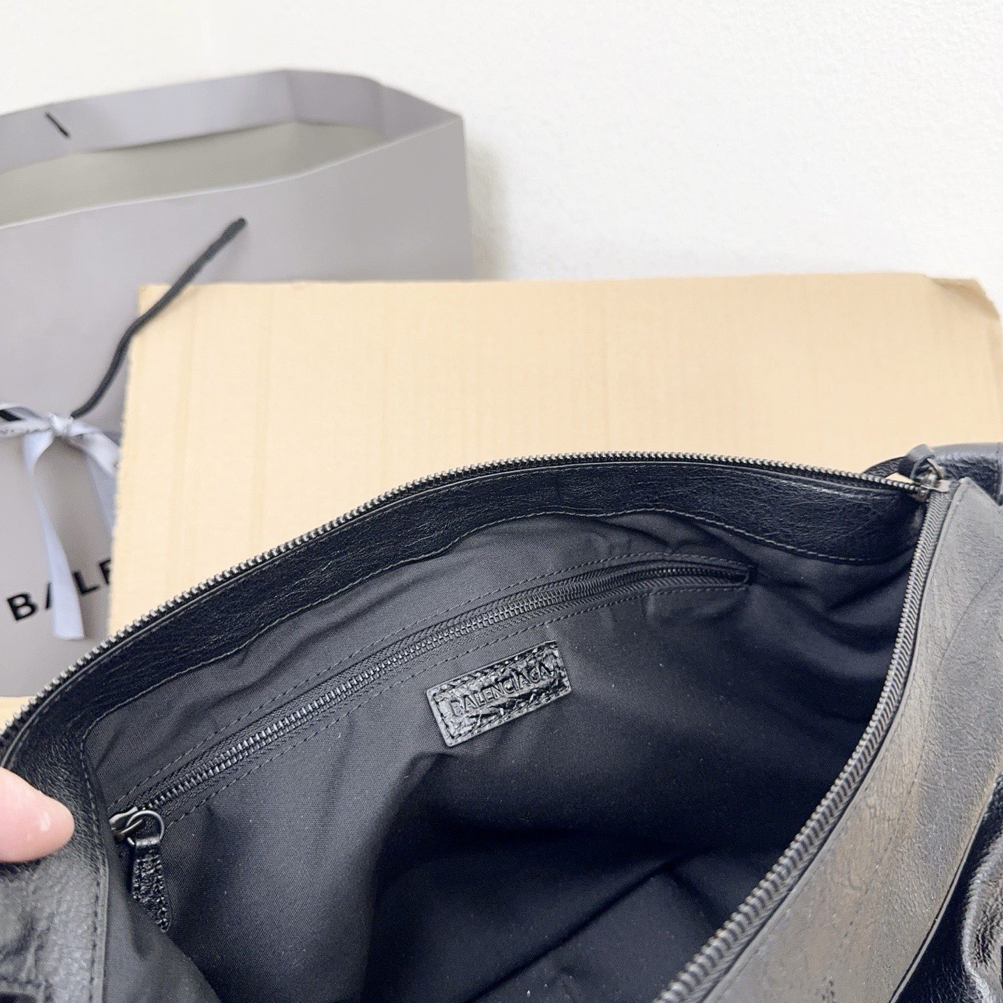Balenciaga Original Leather Handbag 2185 Black Balenciaga Original Leather Handbag 2185 Black