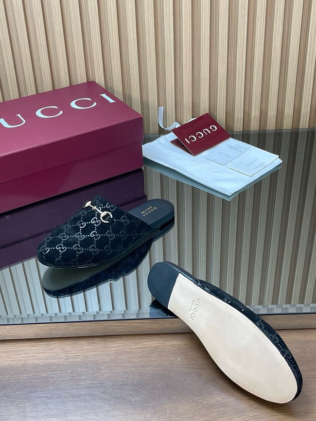 GUCCI Womens mule with Horsebit 855409-5
